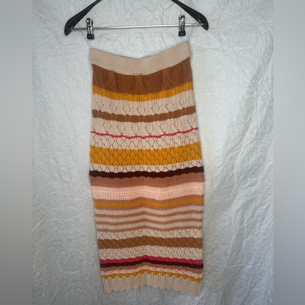 Multicolored, shin length knit skirt!